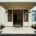RedDoorz near Universitas Samratulangi Manado