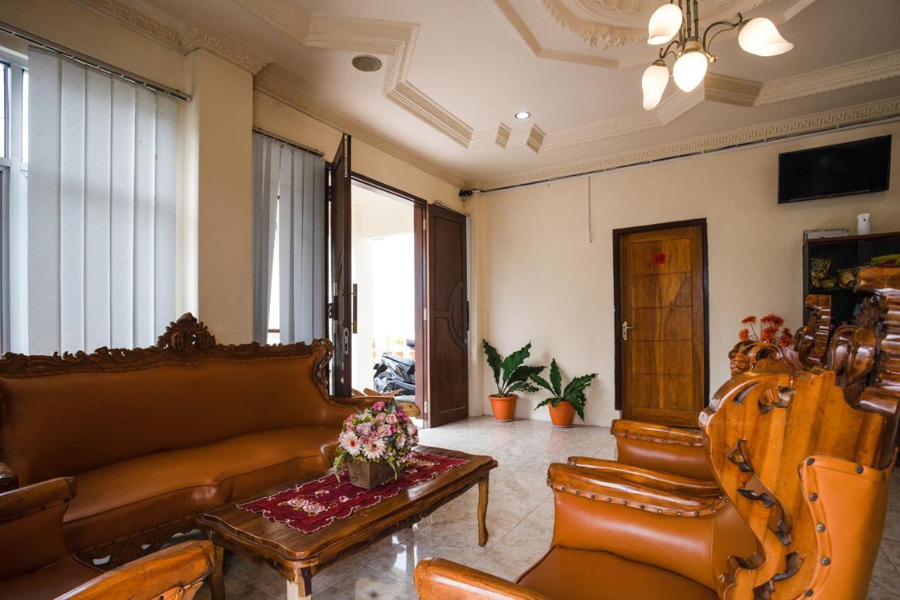 Hotel Reddoorz Near Universitas Samratulangi 2*