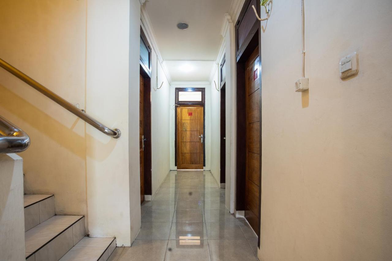 Hotel Reddoorz Near Universitas Samratulangi