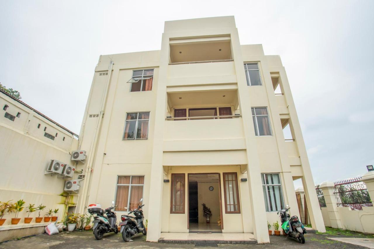 Reddoorz Near Universitas Samratulangi 2*